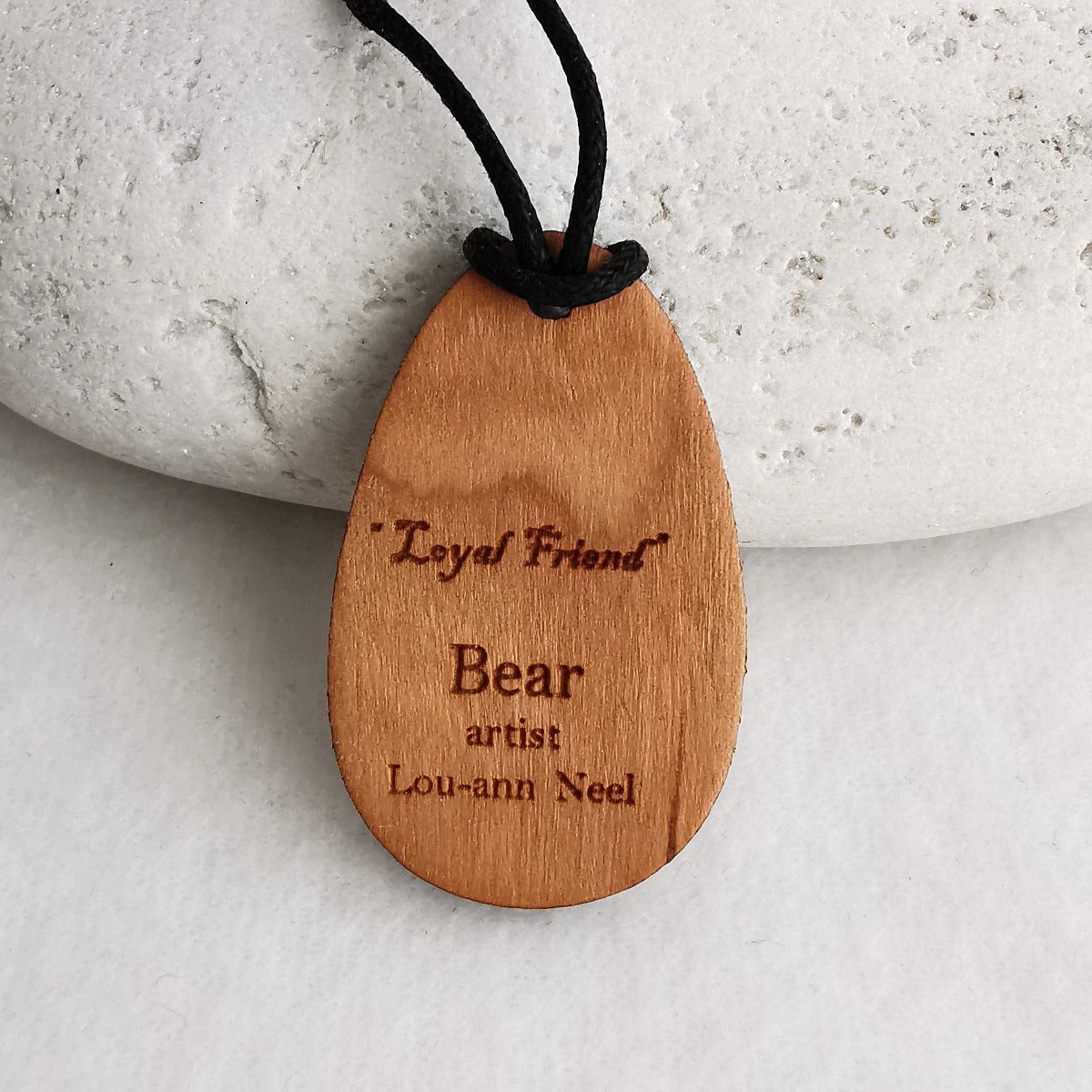 Bear Native Design Wood Pendant - Bjørn tresmykke
