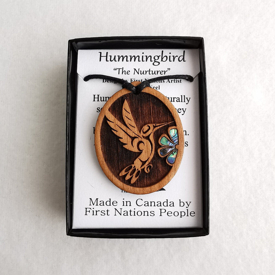 Hummingbird Native Design Wood Pendant - Kolibri tresmykke