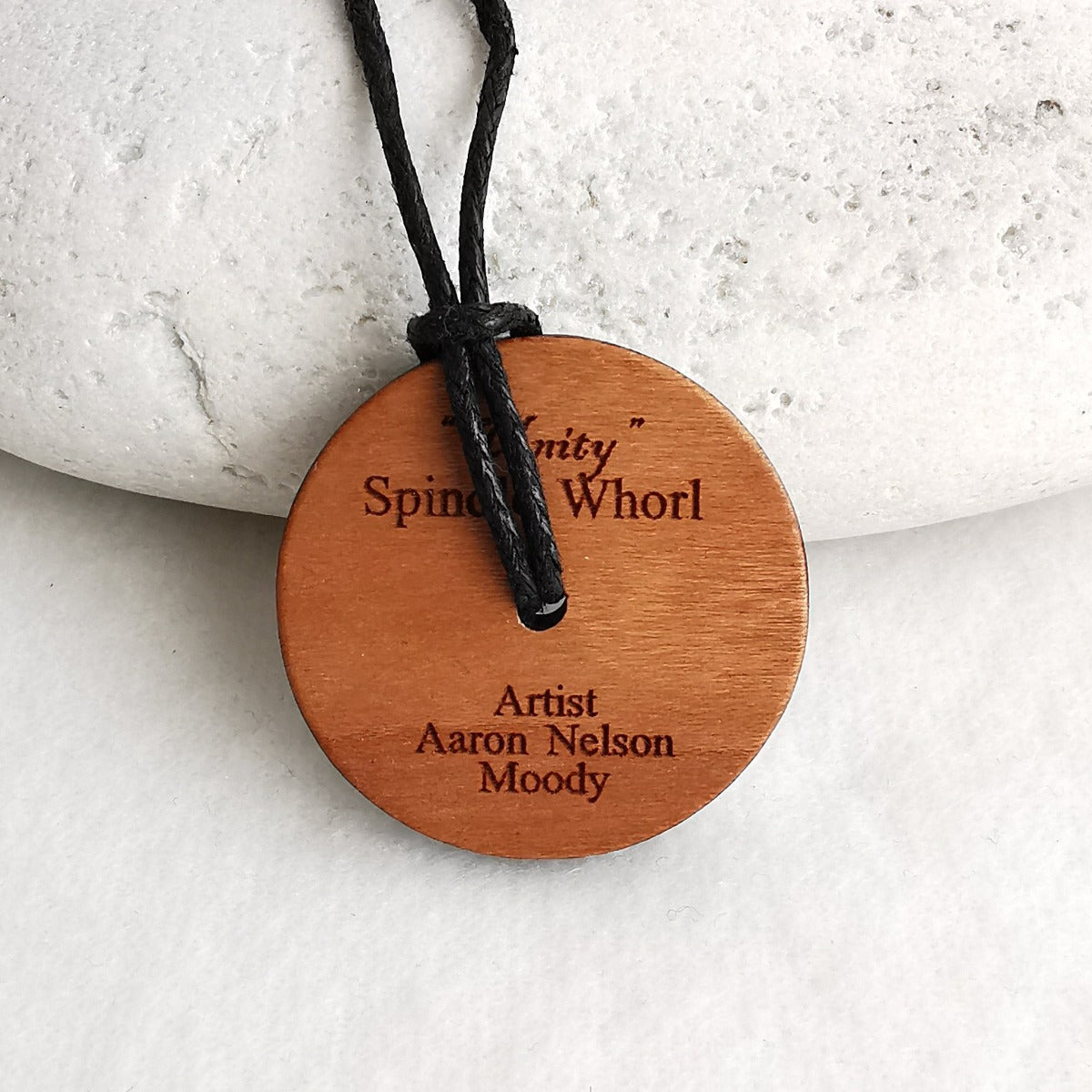 Spindle Whorl Native Design Wood Pendant Light - Spinnehjul tresmykke