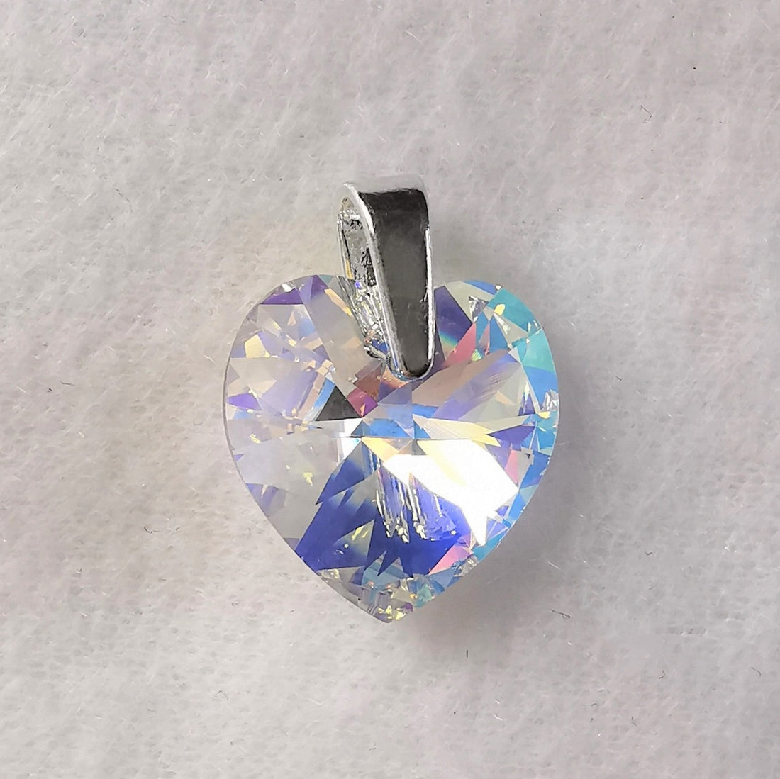 Krystall anheng i sølv - Aurora Borealis hjerteformet 18 mm