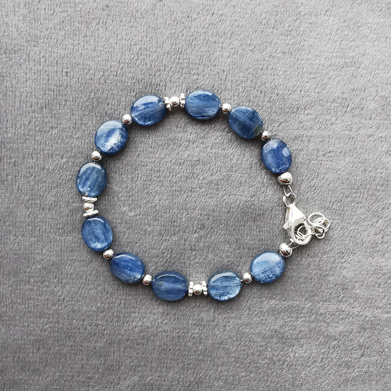 Blå Kyanitt krystall steinarmbånd - Blue Kyanite Crystal Gemstone Bracelet