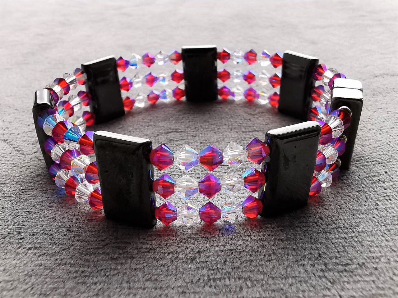 Magnet terapi armbånd med krystaller - Magnetic Hematite Dark Pink  Crystal Bracelet triple