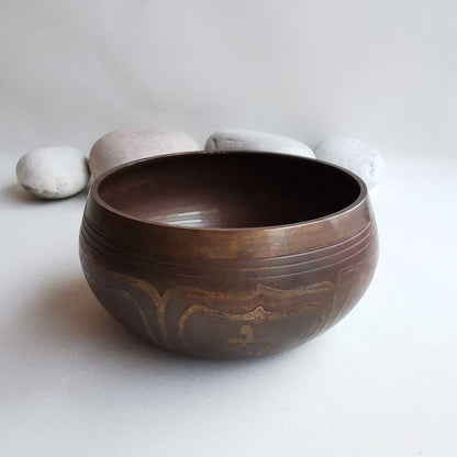 Singing Bowl OMM from Nepal